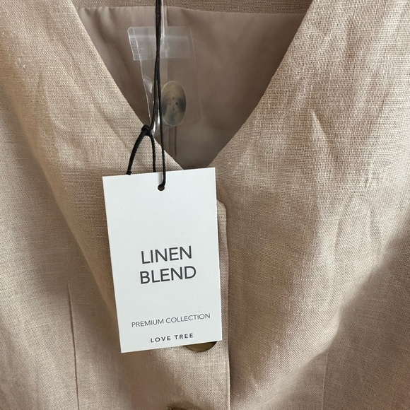 Love Tree Beige Linen Blend Sleeveless Blouse - Picture 3 of 5